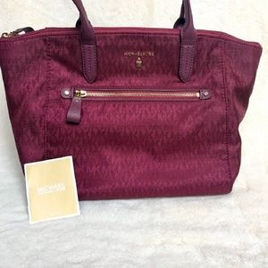 NWOT Michael Kors Kelsey Signature tote